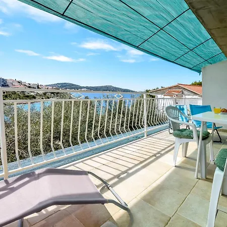 Seafront Apartment Razanj