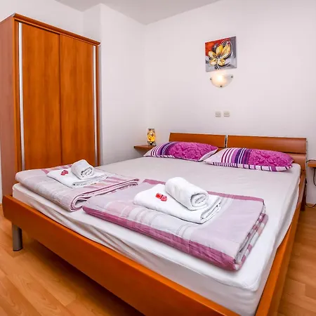 Apartment Seafront Razanj