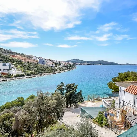 Apartment Seafront *