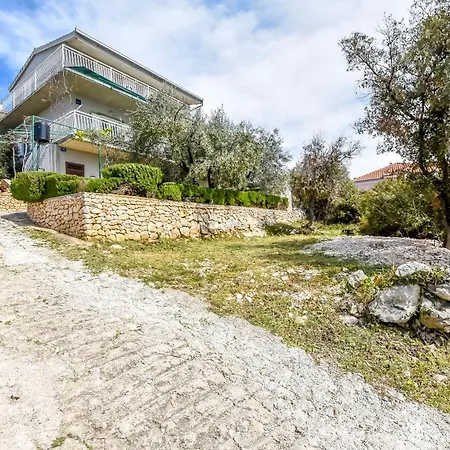 Seafront Apartment Razanj