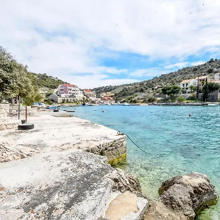 Seafront Apartment Razanj
