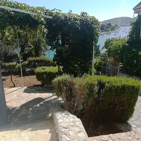 Apartment Seafront Razanj